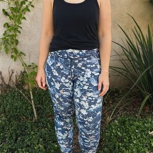 Lululemon‎ Wunder Under Hi-Rise Tight Womens 10 Spring Bloom Multi Luxtreme Yoga